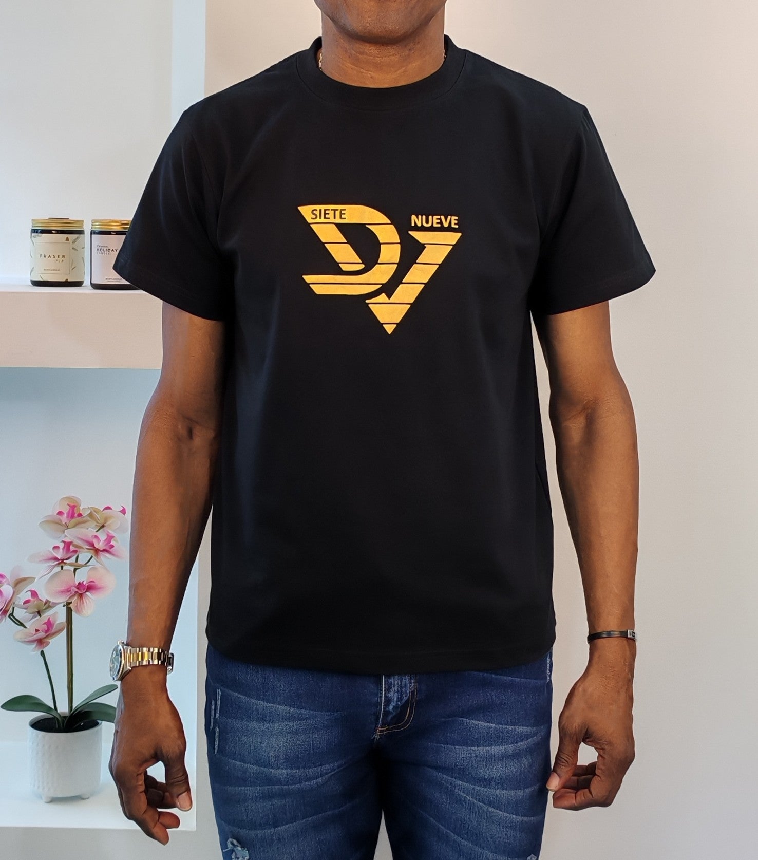 Camiseta DV Metalizado Negra con dorado