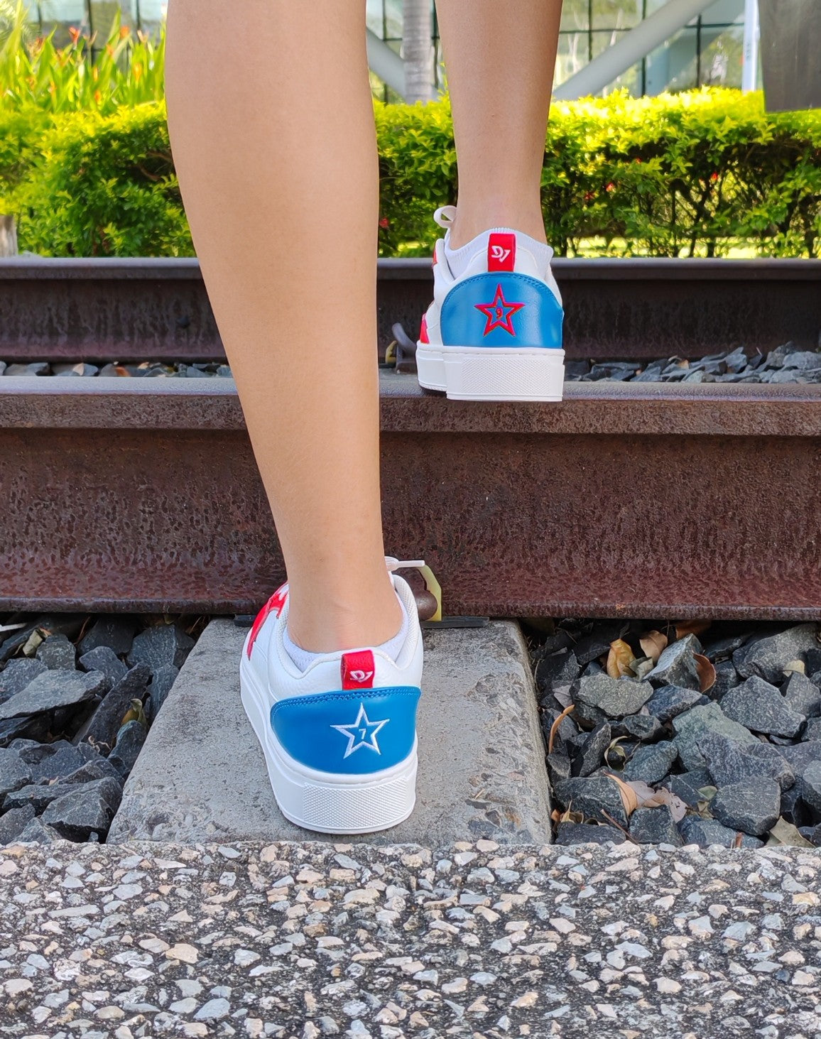 Tricolor M Sneakers