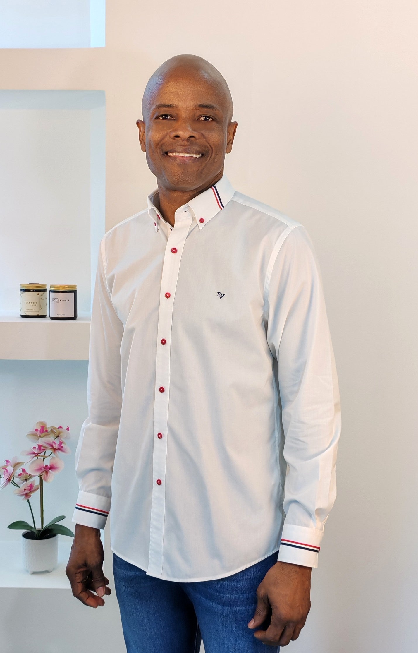 Camisa Ribete Rojo Blanca