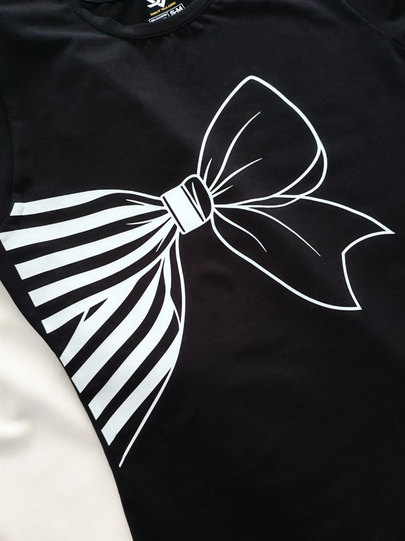 camiseta Lazo negra