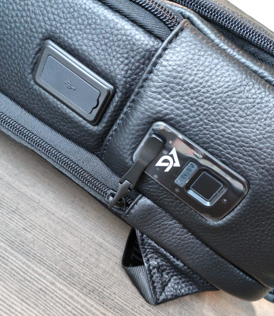 Mochila de cuero franja naranja